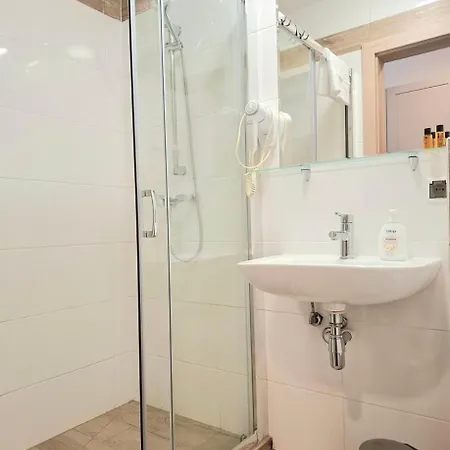 203 Oprent W Welle Apartment *
